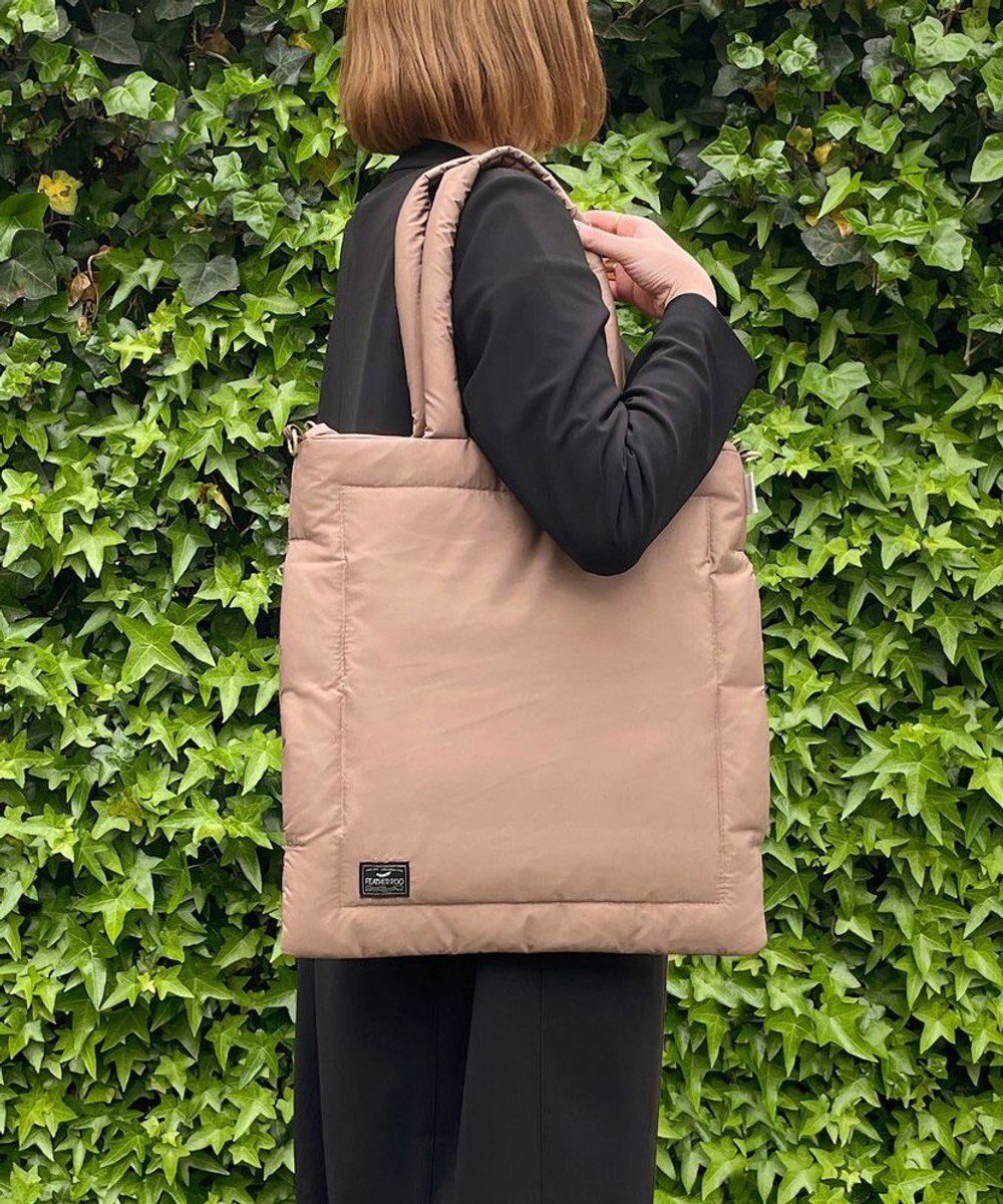 【ルートート/ROOTOTE】の1473【温活&軽量】LT.トール.フェザー.カラー-A インテリア・キッズ・メンズ・レディースファッション・服の通販 founy(ファニー) 　ファッション　Fashion　レディースファッション　Fashion for Women　バッグ　Bags　カメラ　Camera Accessories　軽量　Lightweight, Ultra Light　ジャケット　Jacket, Outerwear　スポーツ　Sports, Activewear　スマホ　Smartphone, Mobile Device　スマート　Smart, Elegant　財布　Wallet, Purse　ダウン　Down, Puffer　フィット　Fit, Slim Fit　フェザー　Feather, Feather Detail　ポケット　Pocket, Pocket Detail　02:マットベージュ|ID: prp329100004675929 ipo3291000000034256459