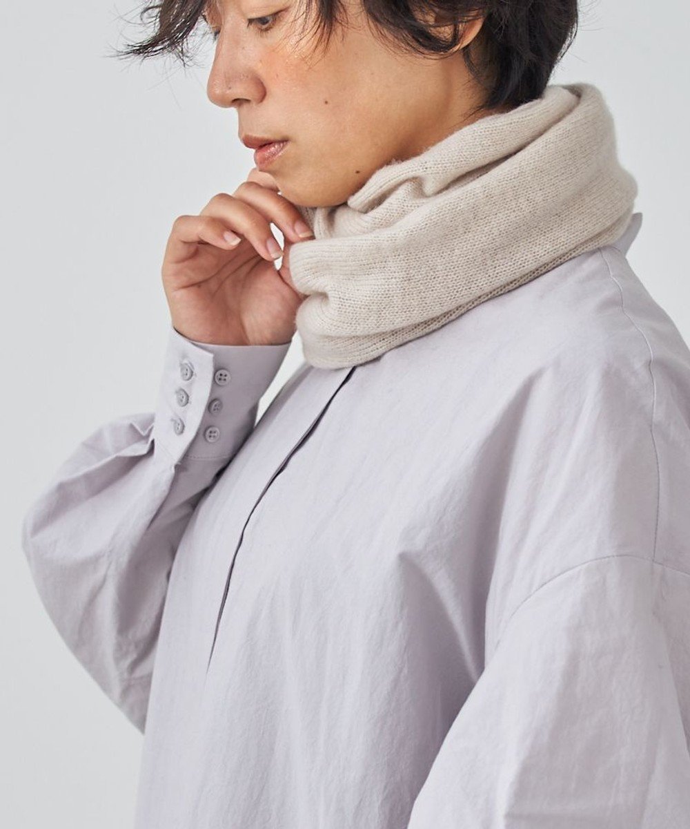 【アンドウール/AND WOOL】の〈上質な素材と手仕事から生まれた優しいニット〉カシミヤ100%のスヌード インテリア・キッズ・メンズ・レディースファッション・服の通販 founy(ファニー) 　ファッション　Fashion　レディースファッション　Fashion for Women　トップス・カットソー　Cut & Sew Tops　ニット　Knit Tops & Sweaters　マフラー・スヌード / 冬小物の定番　Scarves & Mufflers　キャンバス　Canvas, Canvas Fabric　スヌード　Snood, Infinity Scarf　手編み　Hand-Knitted, Handmade Knit　ベーシック　Basic, Essential　マフラー　Scarf, Muffler　A/W・秋冬　Autumn/Winter　ギフト プレゼント　Gift / Present　ライトベージュ|ID: prp329100004675949 ipo3291000000033787102