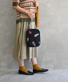 【アンドウール/AND WOOL】の鳥の羽刺繍のバッグ 人気、トレンドファッション・服の通販 founy(ファニー) ファッション Fashion レディースファッション Fashion for Women バッグ Bags キャンバス Canvas, Canvas Fabric 財布 Wallet, Purse 手編み Hand-Knitted, Handmade Knit ブローチ Brooch, Pin Brooch リネン Linen, Linen Fabric |ID:prp329100004676250