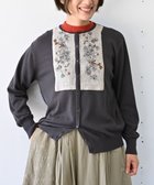 【ムーク/muuc】の〈細番手の高級綿糸コットンコーマ糸〉〈洗練された繊維だけを残した滑らかな肌触り〉スミレ押し花刺繍のカーディガン グレー|ID: prp329100004676274 ipo3291000000034258921