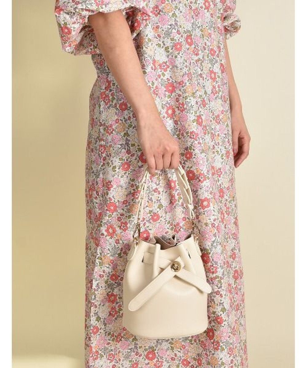 【ラ バガジェリー/LA BAGAGERIE】の【MONICA】編み込みハンドル2WAYバッグ インテリア・キッズ・メンズ・レディースファッション・服の通販 founy(ファニー) 　ファッション　Fashion　レディースファッション　Fashion for Women　バッグ　Bags　ポーチ　Pouch, Small Case　ラップ　Wrap, Wrap Design　アイボリー|ID: prp329100004676304 ipo3291000000034257839