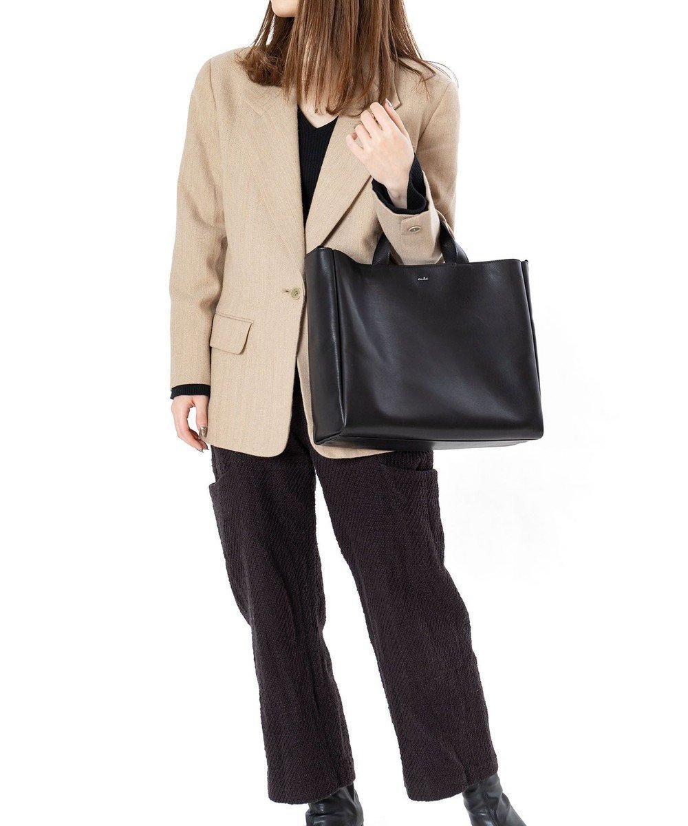 【エアリスト/airlist】の【軽量・牛革】トートバッグ(L)Tram トラム インテリア・キッズ・メンズ・レディースファッション・服の通販 founy(ファニー) ファッション Fashion レディースファッション Fashion for Women バッグ Bags カラフル Colorful Design クール Cool, Chic 傘 Umbrella, Parasol 軽量 Lightweight, Ultra Light ショルダー Shoulder, Shoulder Strap セットアップ Set-Up, Coordinated Outfit 財布 Wallet, Purse チャーム Charm, Pendant ポケット Pocket, Pocket Detail ポーチ Pouch, Small Case リアル Real, Realistic リラックス Relax, Relaxed Fit おすすめ Recommended / Our Picks ビジネス 仕事 通勤 Business / Work / Commuting ブラック|ID: prp329100004676337 ipo3291000000034258299