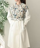 【ムーク/muuc】の〈2WAY〉〈遠州織物の工場で織られた上質なコットン・シアサッカー生地〉〈通年着られる〉筆記帳刺繍ノーカラー 羽織り&ワンピースドレス ホワイト|ID: prp329100004676358 ipo3291000000034258651