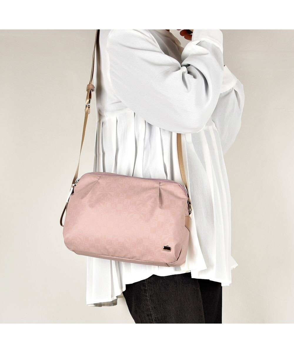 【ラ バガジェリー/LA BAGAGERIE】のモノグラムデイリーショルダー インテリア・キッズ・メンズ・レディースファッション・服の通販 founy(ファニー) ファッション Fashion レディースファッション Fashion for Women ショルダー Shoulder, Shoulder Strap プリント Print, Printed Pattern ポケット Pocket, Pocket Detail ピンク|ID: prp329100004676381 ipo3291000000034258862