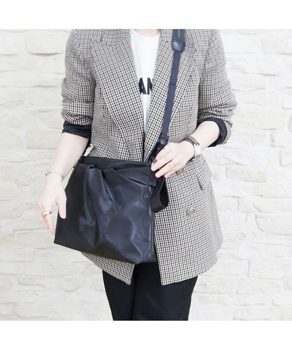 【ペレボルサ/PELLE BORSA】のギャザーショルダー Cheers チアーズ 4675 インテリア・キッズ・メンズ・レディースファッション・服の通販 founy(ファニー) 　ファッション　Fashion　レディースファッション　Fashion for Women　ギャザー　Gathered, Ruffled　ショルダー　Shoulder, Shoulder Strap　ポケット　Pocket, Pocket Detail　マグネット　Magnet, Magnetic Closure　エレガント 上品　Elegant　ビジネス 仕事 通勤　Business / Work / Commuting　ブラック|ID: prp329100004676416 ipo3291000000033789516