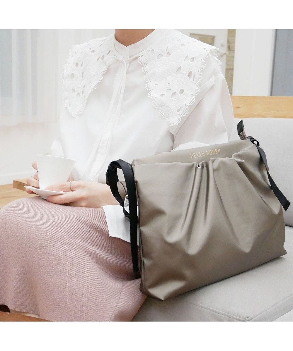 【ペレボルサ/PELLE BORSA】のギャザーショルダー Cheers チアーズ 4675 インテリア・キッズ・メンズ・レディースファッション・服の通販 founy(ファニー) 　ファッション　Fashion　レディースファッション　Fashion for Women　ギャザー　Gathered, Ruffled　ショルダー　Shoulder, Shoulder Strap　ポケット　Pocket, Pocket Detail　マグネット　Magnet, Magnetic Closure　エレガント 上品　Elegant　ビジネス 仕事 通勤　Business / Work / Commuting　トープ|ID: prp329100004676416 ipo3291000000033789517