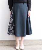 【ムーク/muuc】の〈遠州織物の工場で織られた上質なコットン生地〉モクレン刺繍 後ろゴムあり フレアースカート(セットアップ可能) ネイビー×グレー|ID: prp329100004676418 ipo3291000000033789524