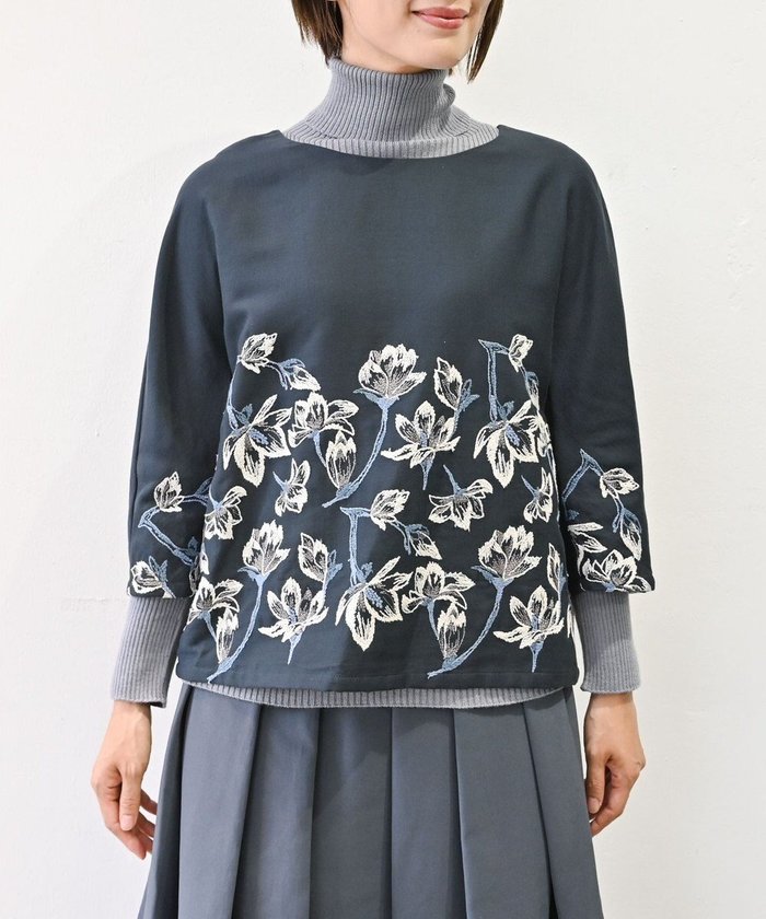 【ムーク/muuc】の〈遠州織物の工場で織られた上質なコットン生地〉モクレン刺繍 ノーカラー プルオーバー(セットアップ可能) インテリア・キッズ・メンズ・レディースファッション・服の通販 founy(ファニー) https://founy.com/ ファッション Fashion レディースファッション Fashion for Women トップス・カットソー Cut & Sew Tops カジュアルプルオーバー・ニットトップス Pullovers & Knit Tops / Casual Pullovers セットアップ Matching Sets レディーストップス・ブラウス Tops & Blouses / Assorted Women's Tops インナー Innerwear キャンバス Canvas, Canvas Fabric クラシック Classic, Timeless Style セットアップ Set-Up, Coordinated Outfit 定番 Standard, Basic Item 手編み Hand-Knitted, Handmade Knit ハイネック High Neck, Mock Neck パターン Pattern, Design Print A/W・秋冬 Autumn/Winter S/S・春夏 SS, Spring/Summer, Warm Season 再入荷 Restock / Back in Stock 夏 Summer エレガント 上品 Elegant |ID: prp329100004676419 ipo3291000000034768589