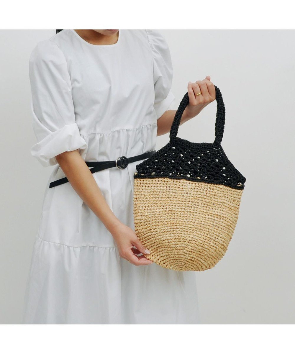 【アンビリオン/UNBILLION】のcachecache ラフィア切り替え編みバケツトートバッグ インテリア・キッズ・メンズ・レディースファッション・服の通販 founy(ファニー) 　ファッション　Fashion　レディースファッション　Fashion for Women　バッグ　Bags　カラフル　Colorful Design　ハンド　Hand, Handmade　バケツ　Bucket, Bucket Style　ベーシック　Basic, Essential　ミックス　Mix, Mixed Style　モチーフ　Motif, Design Theme　ラフィア　Raffia, Natural Straw　透かし　Cut-Out, Lacework　ブラック|ID: prp329100004676501 ipo3291000000034260149