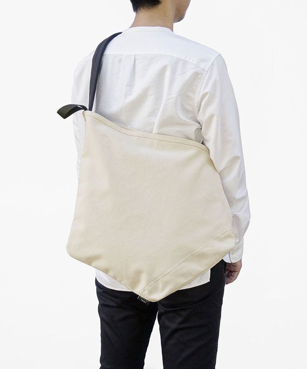 【ルートート/ROOTOTE】の9762【ROOTOTE×nendo】/ RO.nendo-G.ラージ インテリア・キッズ・メンズ・レディースファッション・服の通販 founy(ファニー) 　ファッション　Fashion　レディースファッション　Fashion for Women　バッグ　Bags　インナー　Innerwear　キャンバス　Canvas, Canvas Fabric　クッション　Cushion, Throw Pillow　グラフィック　Graphic, Graphic Design　ショルダー　Shoulder, Shoulder Strap　ニューヨーク　New York, NYC Style　ポケット　Pocket, Pocket Detail　ミラノ　Milano Style, Italian-Inspired　ラップ　Wrap, Wrap Design　リュック　Backpack, Rucksack　01:アイボリー|ID: prp329100004676502 ipo3291000000034261348