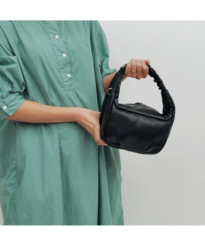 【アンビリオン/UNBILLION】のkakatoo ギャザーハンドル2wayバッグ インテリア・キッズ・メンズ・レディースファッション・服の通販 founy(ファニー) https://founy.com/ ファッション Fashion レディースファッション Fashion for Women バッグ Bags ギャザー Gathered, Ruffled ショルダー Shoulder, Shoulder Strap シンプル Simple, Minimal トレンド Trend, Trending Now フェミニン Feminine, Girly 再入荷 Restock / Back in Stock |ID: prp329100004676548 ipo3291000000034260620