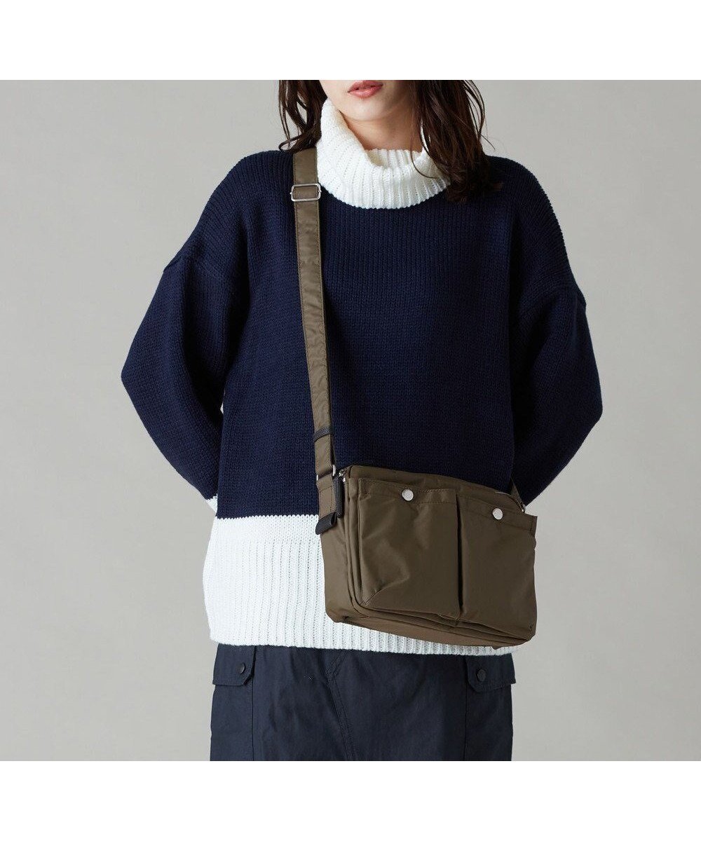 【イザック/Y'SACCS】のダブルホックポケットショルダー インテリア・キッズ・メンズ・レディースファッション・服の通販 founy(ファニー) 　ファッション　Fashion　レディースファッション　Fashion for Women　シンプル　Simple, Minimal　スマート　Smart, Elegant　フロント　Front, Front Design　ポケット　Pocket, Pocket Detail　カーキ|ID: prp329100004676715 ipo3291000000033790460