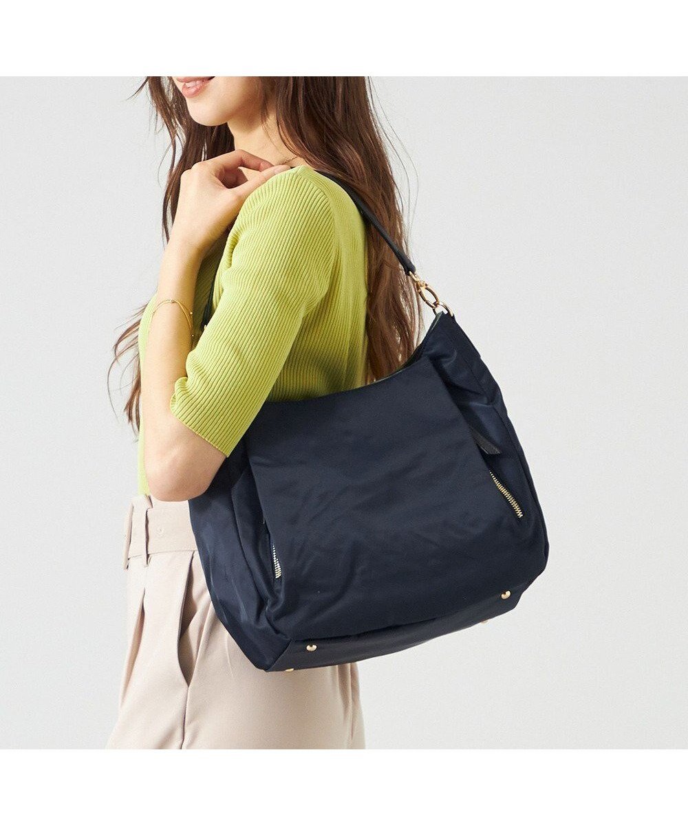【ラ バガジェリー/LA BAGAGERIE】の【MONICA】ナイロン2WAYショルダーバッグ インテリア・キッズ・メンズ・レディースファッション・服の通販 founy(ファニー) ファッション Fashion レディースファッション Fashion for Women バッグ Bags ポケット Pocket, Pocket Detail マグネット Magnet, Magnetic Closure エレガント 上品 Elegant ビジネス 仕事 通勤 Business / Work / Commuting ネイビー|ID: prp329100004676738 ipo3291000000034191165