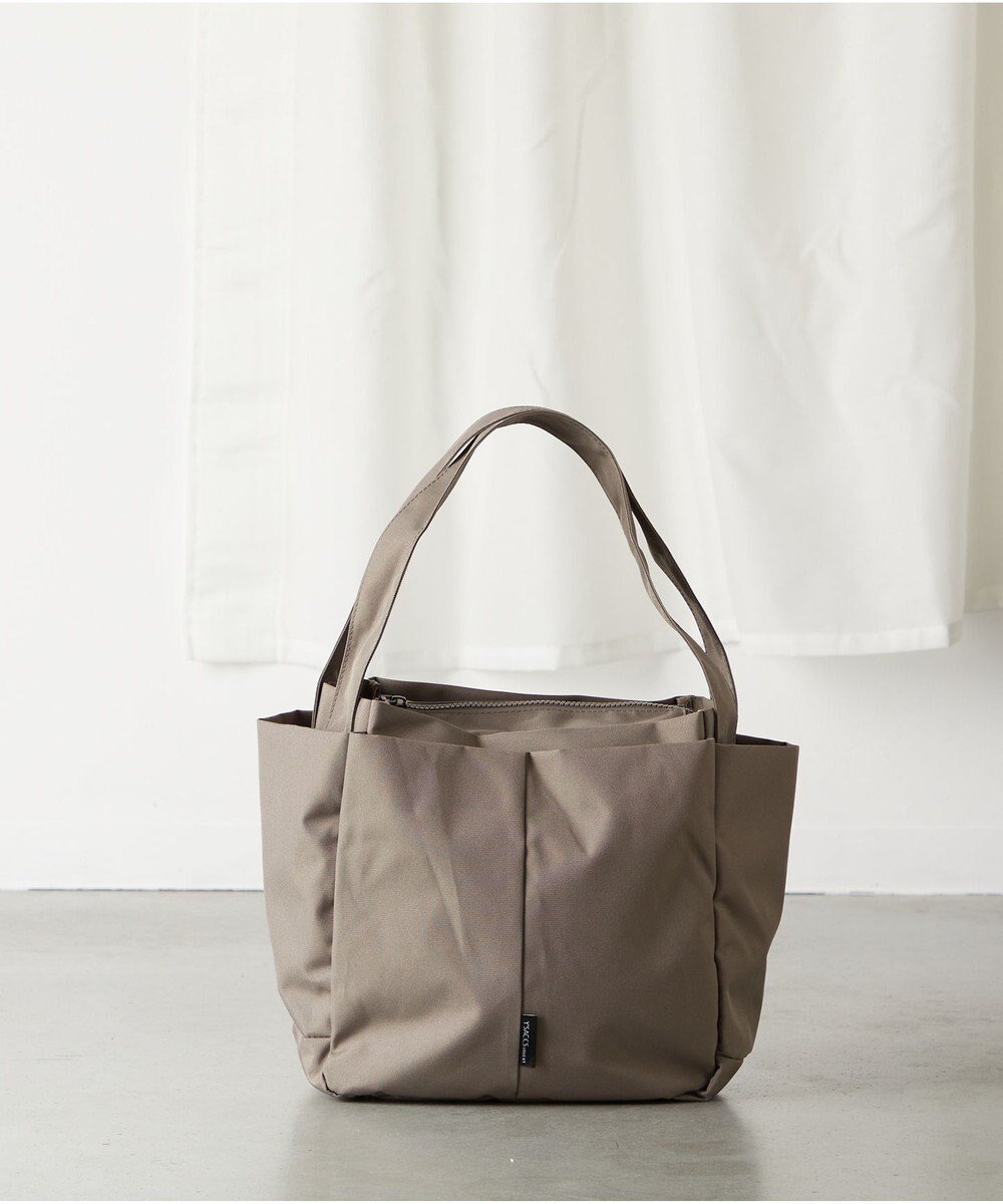 【イザック/Y'SACCS】の【Y SACCS vous et】 ボックストート Mサイズ インテリア・キッズ・メンズ・レディースファッション・服の通販 founy(ファニー) 　ファッション　Fashion　レディースファッション　Fashion for Women　バッグ　Bags　シンプル　Simple, Minimal　スタイリッシュ　Stylish, Fashionable　プチプライス・低価格　Affordable / Budget Price　ボックス　Boxy, Box Shape　定番　Standard, Basic Item　軽量　Lightweight, Ultra Light　グレージュ|ID: prp329100004676771 ipo3291000000034264053