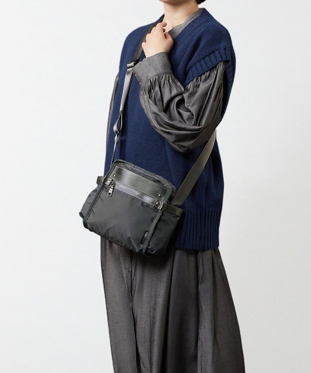 【イザック/Y'SACCS】の【Y SACCS vous et】リップストップナイロンポシェット 人気、トレンドファッション・服の通販 founy(ファニー) 　ファッション　Fashion　レディースファッション　Fashion for Women　コンパクト　Compact, Small Size　コンビ　Combo, Combination Style　スマート　Smart, Elegant　トラベル　Travel, Travel Gear　ポケット　Pocket, Pocket Detail　 other-1|ID: prp329100004676772 ipo3291000000033790666