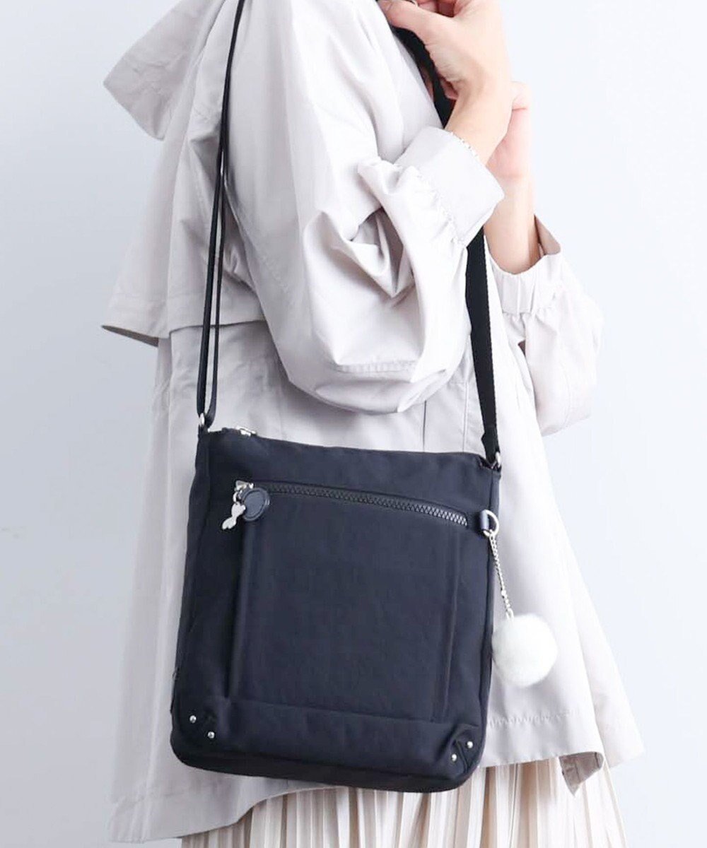 【エースバッグズアンドラゲッジ/ACE BAGS & LUGGAGE】のKanana project PJ8-3rd フリーウェイバッグ ショルダーバッグ 62104 タテ型 カナナ プロジェクト インテリア・キッズ・メンズ・レディースファッション・服の通販 founy(ファニー) 　ファッション　Fashion　レディースファッション　Fashion for Women　クッション　Cushion, Throw Pillow　軽量　Lightweight, Ultra Light　シンプル　Simple, Minimal　スタイリッシュ　Stylish, Fashionable　パール　Pearl, Pearl Accent　フロント　Front, Front Design　ポケット　Pocket, Pocket Detail　リュック　Backpack, Rucksack　再入荷　Restock / Back in Stock　旅行　Travel　スーツケース キャリーケース　Suitcase / Carry Case　エレガント 上品　Elegant　ブラック|ID: prp329100004676852 ipo3291000000033790979