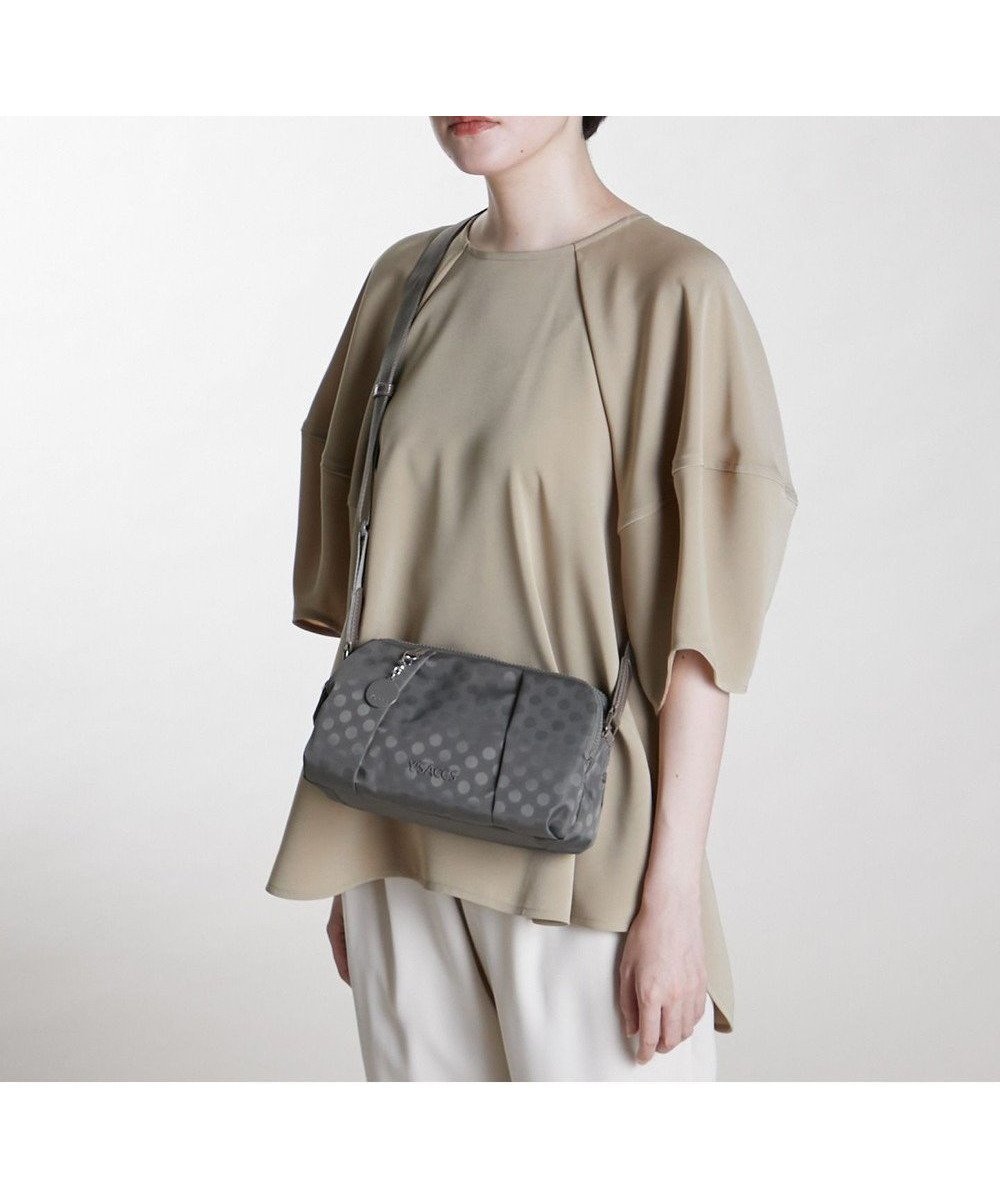 【イザック/Y'SACCS】のPolka Dots ポシェット インテリア・キッズ・メンズ・レディースファッション・服の通販 founy(ファニー) 　ファッション　Fashion　レディースファッション　Fashion for Women　エナメル　Patent Leather　コンビ　Combo, Combination Style　ドット　Polka Dot, Dot Pattern　ポケット　Pocket, Pocket Detail　ポシェット　Pochette, Mini Bag　リップ　Lip, Lip Motif　エレガント 上品　Elegant　グレー|ID: prp329100004677020 ipo3291000000033791733