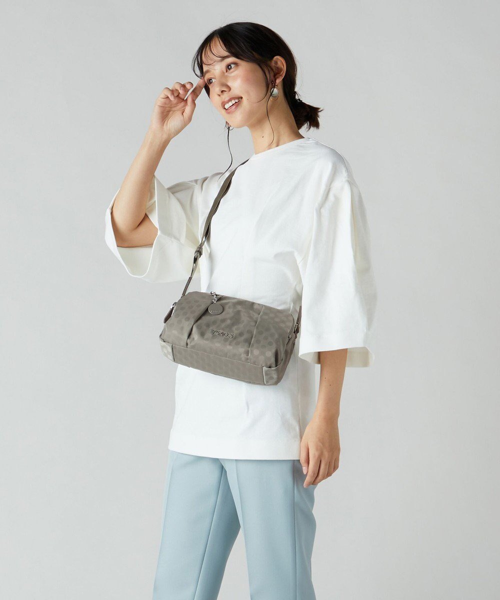【イザック/Y'SACCS】のPolka Dots ポシェット インテリア・キッズ・メンズ・レディースファッション・服の通販 founy(ファニー) 　ファッション　Fashion　レディースファッション　Fashion for Women　エナメル　Patent Leather　コンビ　Combo, Combination Style　ドット　Polka Dot, Dot Pattern　ポケット　Pocket, Pocket Detail　ポシェット　Pochette, Mini Bag　リップ　Lip, Lip Motif　エレガント 上品　Elegant　グレージュ|ID: prp329100004677020 ipo3291000000033791734