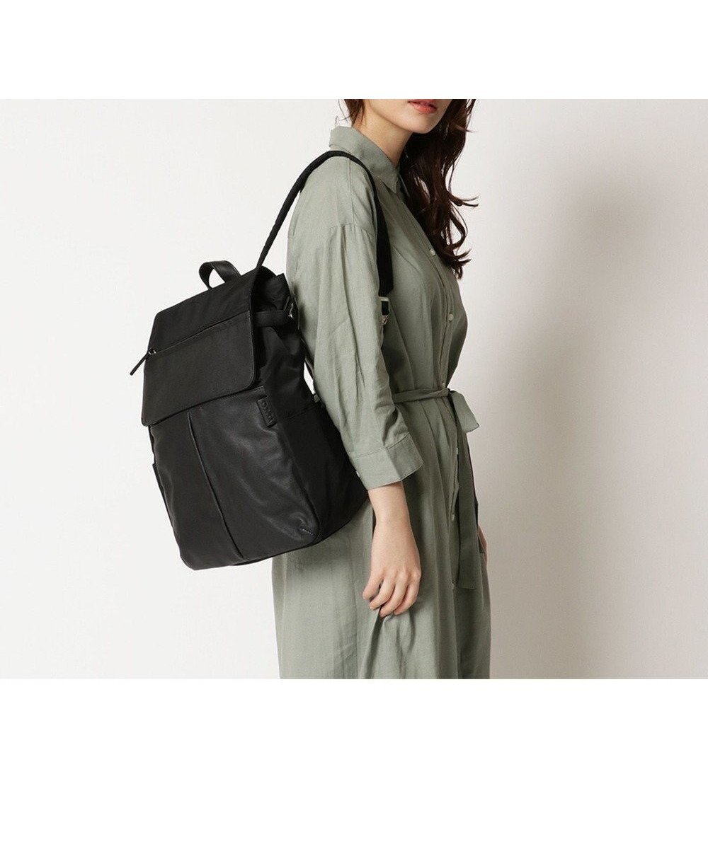 【イザック/Y'SACCS】のナイロン×牛革コンビシリーズ リュックサック Mサイズ インテリア・キッズ・メンズ・レディースファッション・服の通販 founy(ファニー) 　ファッション　Fashion　レディースファッション　Fashion for Women　バッグ　Bags　コンビ　Combo, Combination Style　フロント　Front, Front Design　ベーシック　Basic, Essential　リュック　Backpack, Rucksack　人気　Popular, Best Seller　軽量　Lightweight, Ultra Light　ブラック|ID: prp329100004677066 ipo3291000000034267005