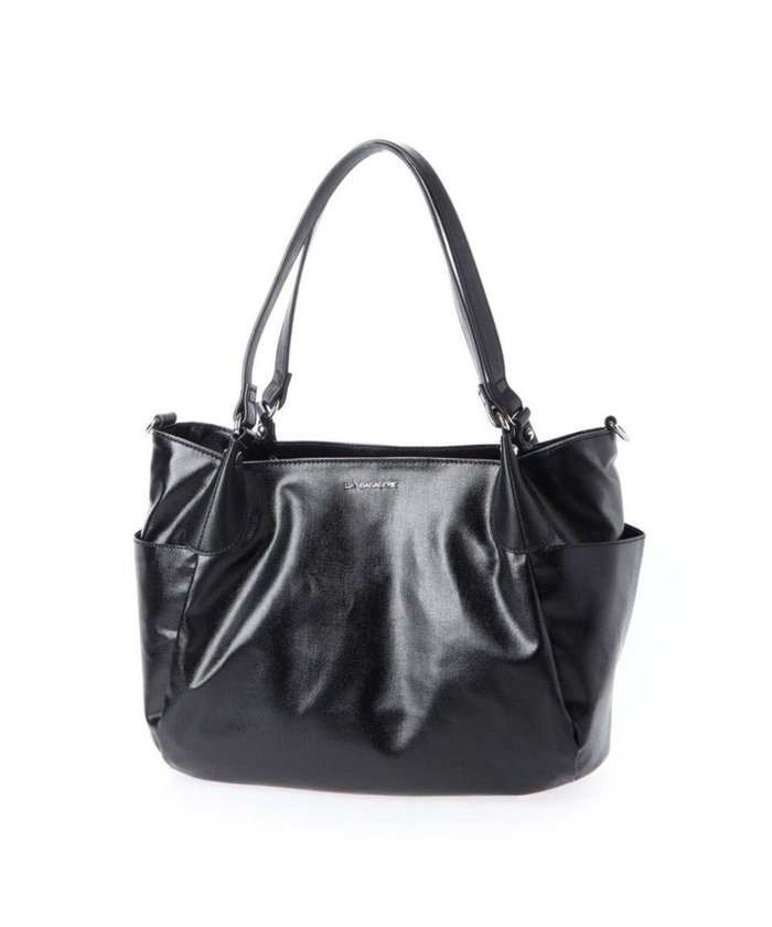 【ラ バガジェリー/LA BAGAGERIE】のEMAILLERシリーズ 2wayトート Sサイズ インテリア・キッズ・メンズ・レディースファッション・服の通販 founy(ファニー) https://founy.com/ ファッション Fashion レディースファッション Fashion for Women バッグ Bags エナメル Patent Leather コーティング Coating, Coated Finish ショルダー Shoulder, Shoulder Strap フォルム Silhouette, Form ラウンド Round, Round Neck 人気 Popular, Best Seller 定番 Standard, Basic Item |ID: prp329100004677080 ipo3291000000034267187