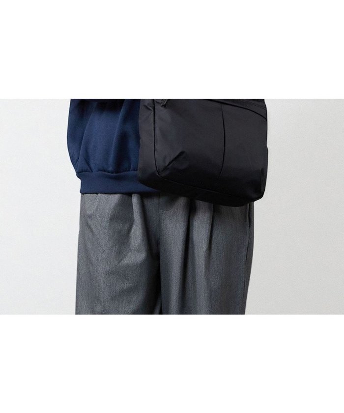 【イザック/Y'SACCS】のナイロンタフタショルダーバッグ たて型 インテリア・キッズ・メンズ・レディースファッション・服の通販 founy(ファニー) https://founy.com/ ファッション Fashion レディースファッション Fashion for Women おすすめ Recommended / Our Picks タフタ Taffeta, Structured Fabric 旅行 Travel 軽量 Lightweight, Ultra Light |ID: prp329100004677195 ipo3291000000033792429