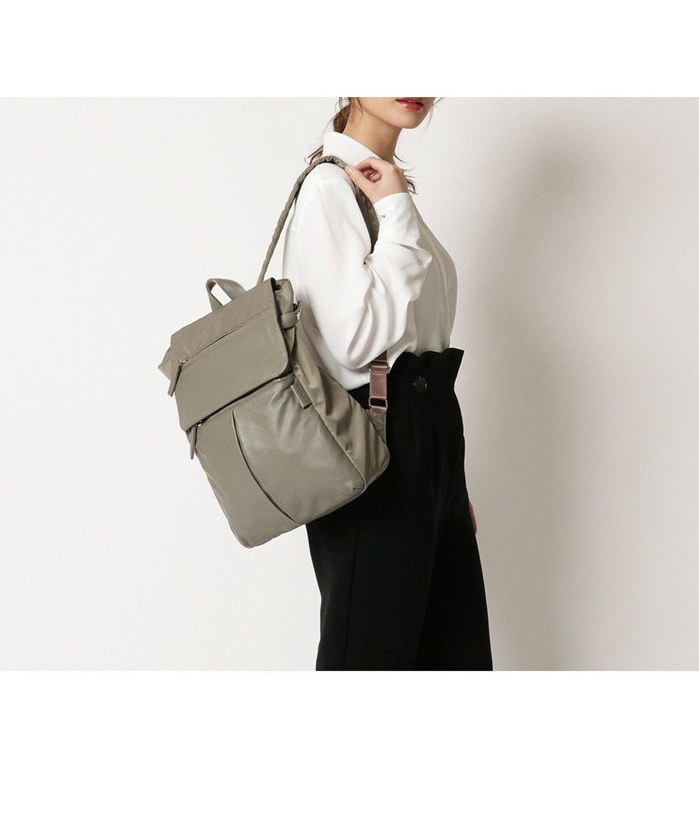 【イザック/Y'SACCS】のナイロン×牛革コンビシリーズ リュックサック インテリア・キッズ・メンズ・レディースファッション・服の通販 founy(ファニー) 　ファッション　Fashion　レディースファッション　Fashion for Women　バッグ　Bags　コンビ　Combo, Combination Style　フロント　Front, Front Design　ベーシック　Basic, Essential　リュック　Backpack, Rucksack　軽量　Lightweight, Ultra Light　グレージュ|ID: prp329100004677200 ipo3291000000034268203