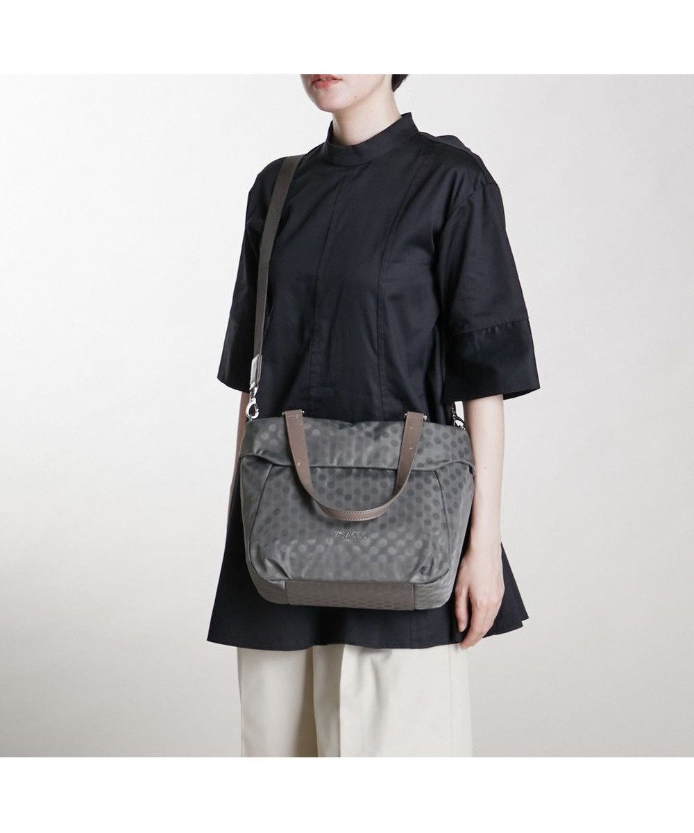 【イザック/Y'SACCS】のPolka Dots 口折れ2wayトート Sサイズ インテリア・キッズ・メンズ・レディースファッション・服の通販 founy(ファニー) 　ファッション　Fashion　レディースファッション　Fashion for Women　バッグ　Bags　ショルダー　Shoulder, Shoulder Strap　ドット　Polka Dot, Dot Pattern　ベーシック　Basic, Essential　人気　Popular, Best Seller　定番　Standard, Basic Item　グレー|ID: prp329100004677218 ipo3291000000034268337