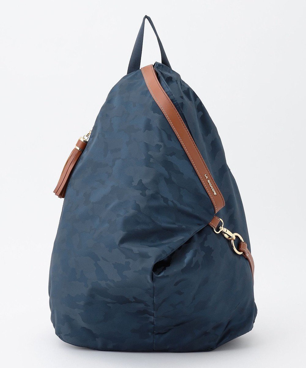 【ラ バガジェリー/LA BAGAGERIE】のカモフラジャカード はっ水スマートリュック インテリア・キッズ・メンズ・レディースファッション・服の通販 founy(ファニー) ファッション Fashion レディースファッション Fashion for Women バッグ Bags コンパクト Compact, Small Size ジャカード/ジャガード Jacquard, Woven Pattern スマート Smart, Elegant トライアングル Triangle, Triangular Shape フェミニン Feminine, Girly ポケット Pocket, Pocket Detail リュック Backpack, Rucksack リラックス Relax, Relaxed Fit 旅行 Travel ネイビー|ID: prp329100004677320 ipo3291000000033792960