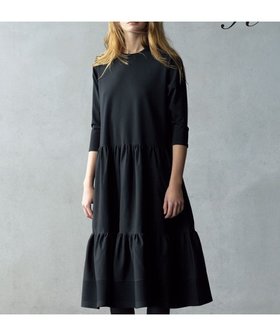 【23区/NIJYUSANKU】の【R(アール)】フォルムニット ティアード ワンピース 人気、トレンドファッション・服の通販 founy(ファニー) ファッション Fashion レディースファッション Fashion for Women ワンピース Dresses 軽量 Lightweight, Ultra Light ティアード Tiered, Tiered Style なめらか Smooth, Silky Texture 人気 Popular, Best Seller フォルム Silhouette, Form フレア Flare, Flared ペプラム Peplum, Flared Hem A/W・秋冬 Autumn/Winter 冬 Winter / This Winter 新作・新入荷 New Arrivals / New In エレガント 上品 Elegant ビジネス 仕事 通勤 Business / Work / Commuting 2025年 2025 2025-2026秋冬・A/W Autumn/Winter 2025–26 AW25–26 |ID:prp329100004677648