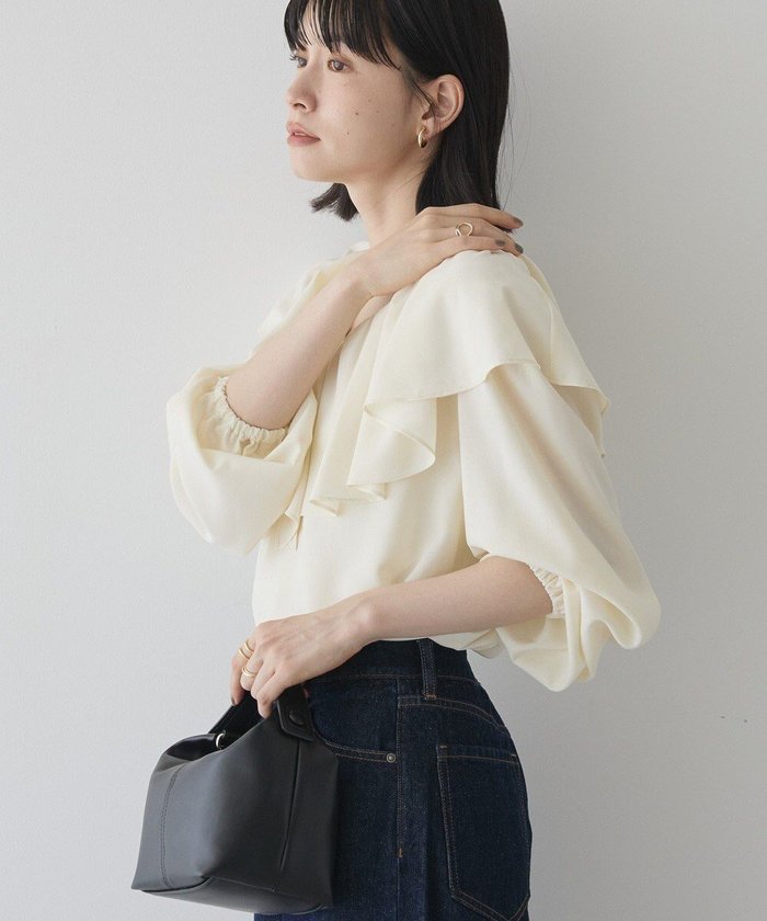 【アメリカンホリック/AMERICAN HOLIC】のフリルカラーブラウス インテリア・キッズ・メンズ・レディースファッション・服の通販 founy(ファニー) https://founy.com/ ファッション Fashion レディースファッション Fashion for Women トップス・カットソー Cut & Sew Tops シャツ・ブラウス・オフィスカジュアル Elegant Blouses & Button-Ups アメリカン American Style スタイリッシュ Stylish, Fashionable フリル Frill, Ruffle ブラウジング Blouson Silhouette, Cinched Waist ボトム Bottoms, Lower Wear ポケット Pocket, Pocket Detail A/W・秋冬 Autumn/Winter 新作・新入荷 New Arrivals / New In おすすめ Recommended / Our Picks |ID: prp329100004677755 ipo3291000000033795253