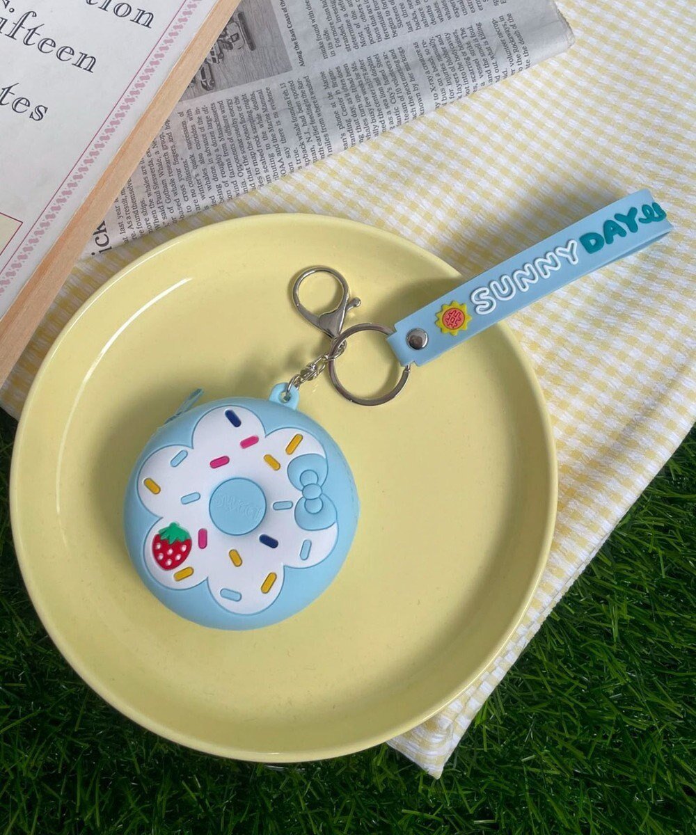 【ウィゴー/WEGO】のカラフルドーナツミニポーチ 人気、トレンドファッション・服の通販 founy(ファニー) ファッション Fashion レディースファッション Fashion for Women ミニ財布・二つ折り財布 Wallets & Card Cases ポーチ&ミニバッグ Pouches & Mini Bags おすすめ Recommended / Our Picks キーホルダー Keychain, Key Holder シリコン Silicone, Silicone Material スマホ Smartphone, Mobile Device ポーチ Pouch, Small Case リップ Lip, Lip Motif 財布 Wallet, Purse other-1|ID: prp329100004677977 ipo3291000000033796367