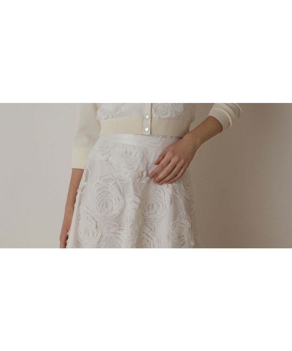 【グレース コンチネンタル/GRACE CONTINENTAL】のローズ刺繍ニットカーディガン 人気、トレンドファッション・服の通販 founy(ファニー) 　ファッション　Fashion　レディースファッション　Fashion for Women　トップス・カットソー　Cut & Sew Tops　ニット　Knit Tops & Sweaters　カーディガン・羽織り　Layered Style Cardigans　エレガント 上品　Elegant　カーディガン　Cardigan, Knitwear　コンパクト　Compact, Small Size　シンプル　Simple, Minimal　セーター　Sweater, Knitwear　フレア　Flare, Flared　ローズ　Rose, Rose Motif　夏　Summer　春　Spring　S/S・春夏　SS, Spring/Summer, Warm Season　 other-1|ID: prp329100004678143 ipo3291000000033797208
