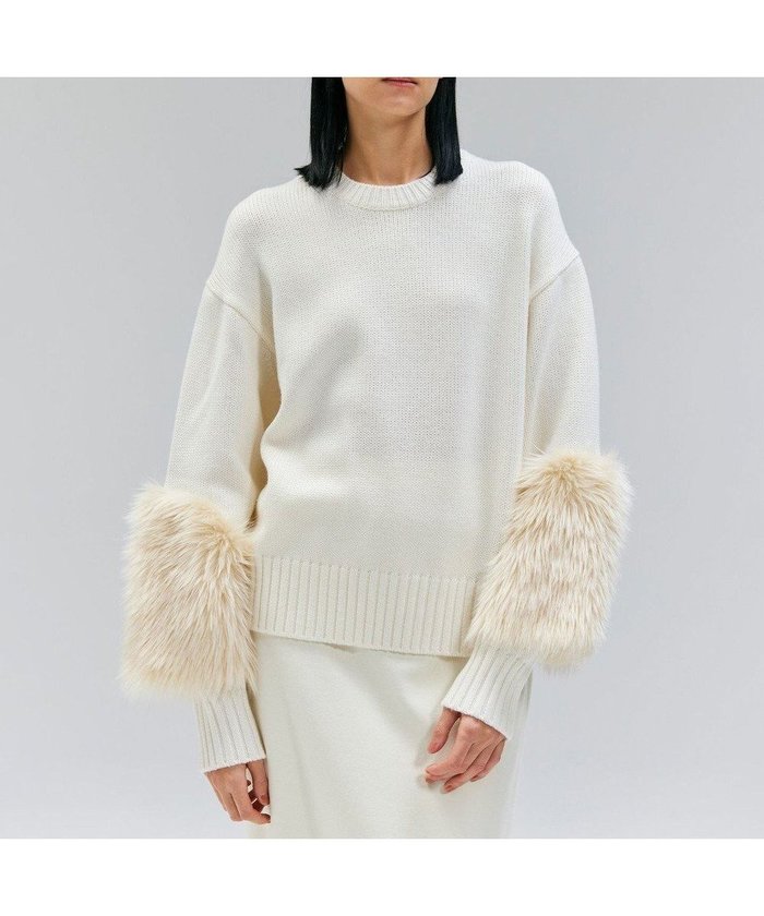 【ベイジ,/BEIGE,】の【洗える】CHESTER / フェイクファークルーネックニット インテリア・キッズ・メンズ・レディースファッション・服の通販 founy(ファニー) https://founy.com/ ファッション Fashion レディースファッション Fashion for Women トップス・カットソー Cut & Sew Tops ニット Knit Tops & Sweaters インナー Innerwear 洗える Machine Washable セーター Sweater, Knitwear ダウン Down, Puffer チェスター Chester, Chester Coat デニム Denim, Jeans Material フェイクファー Faux Fur, Imitation Fur リュクス Luxury, Elegant, High-End, Chic ロング Long, Long-Length A/W・秋冬 Autumn/Winter |ID: prp329100004678236 ipo3291000000033797727