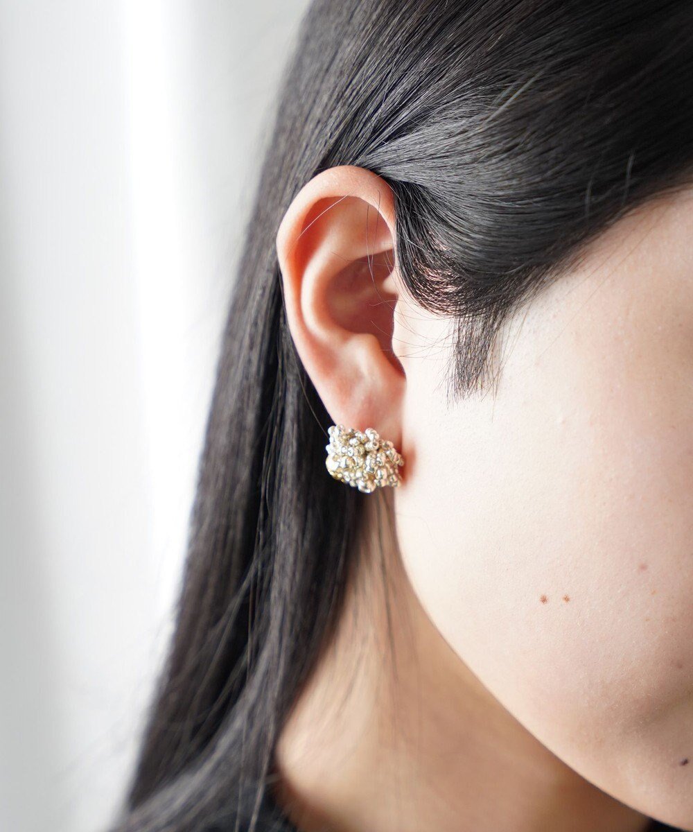 【モンシロ/monshiro】のドットプチ イヤリング インテリア・キッズ・メンズ・レディースファッション・服の通販 founy(ファニー) ファッション Fashion レディースファッション Fashion for Women ジュエリー Jewelry ファッションリング Fashion Rings イヤリング・フープ・ドロップタイプ Hoop, Drop & Clip Earrings アクセサリー Fashion Accessories イヤリング Earrings ヴィンテージ Vintage Style ガラス Glass, Glassware シリコン Silicone, Silicone Material シルバー Silver, Metallic Silver ジュエリー Jewelry, Accessories ドット Polka Dot, Dot Pattern バランス Balance, Style Balance パーティ Party, Party Style ボックス Boxy, Box Shape モチーフ Motif, Design Theme ワイヤー Wire, Wired Bra ワンポイント One Point, Statement Accent ワーク Workwear, Utility Style セレモニー Ceremony 結婚式 Wedding シルバー×ゴールド|ID: prp329100004678368 ipo3291000000034256232