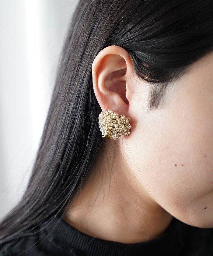 【モンシロ/monshiro】のドット イヤリング インテリア・キッズ・メンズ・レディースファッション・服の通販 founy(ファニー) https://founy.com/ ファッション Fashion レディースファッション Fashion for Women ジュエリー Jewelry ファッションリング Fashion Rings イヤリング・フープ・ドロップタイプ Hoop, Drop & Clip Earrings アクセサリー Fashion Accessories イヤリング Earrings オケージョン Occasion Wear ヴィンテージ Vintage Style ガラス Glass, Glassware シリコン Silicone, Silicone Material シルバー Silver, Metallic Silver ジュエリー Jewelry, Accessories ドット Polka Dot, Dot Pattern パーティ Party, Party Style ボックス Boxy, Box Shape モチーフ Motif, Design Theme ワイヤー Wire, Wired Bra ワンポイント One Point, Statement Accent ワーク Workwear, Utility Style おすすめ Recommended / Our Picks セレモニー Ceremony 結婚式 Wedding |ID: prp329100004678371 ipo3291000000034256245