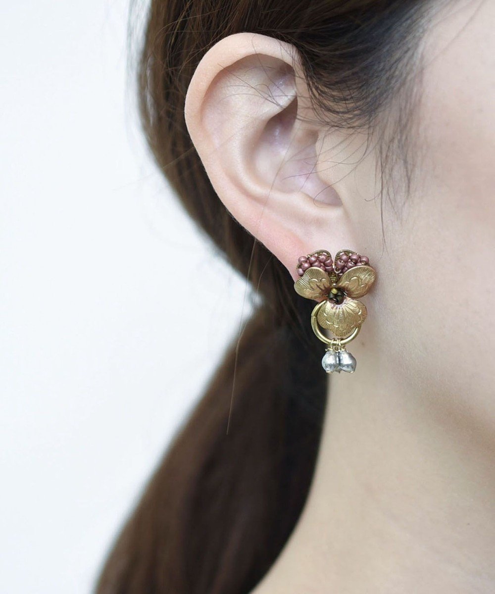 【モンシロ/monshiro】の【パール】ビオラ ピアス(レッド) インテリア・キッズ・メンズ・レディースファッション・服の通販 founy(ファニー) ファッション Fashion レディースファッション Fashion for Women アクセサリー Fashion Accessories イヤリング Earrings エナメル Patent Leather オリエンタル Oriental Pattern ジュエリー Jewelry, Accessories テクスチャー Texture, Textured Fabric パーティ Party, Party Style パール Pearl, Pearl Accent ボックス Boxy, Box Shape モチーフ Motif, Design Theme リップ Lip, Lip Motif セレモニー Ceremony 結婚式 Wedding ゴールド|ID: prp329100004678388 ipo3291000000034256017