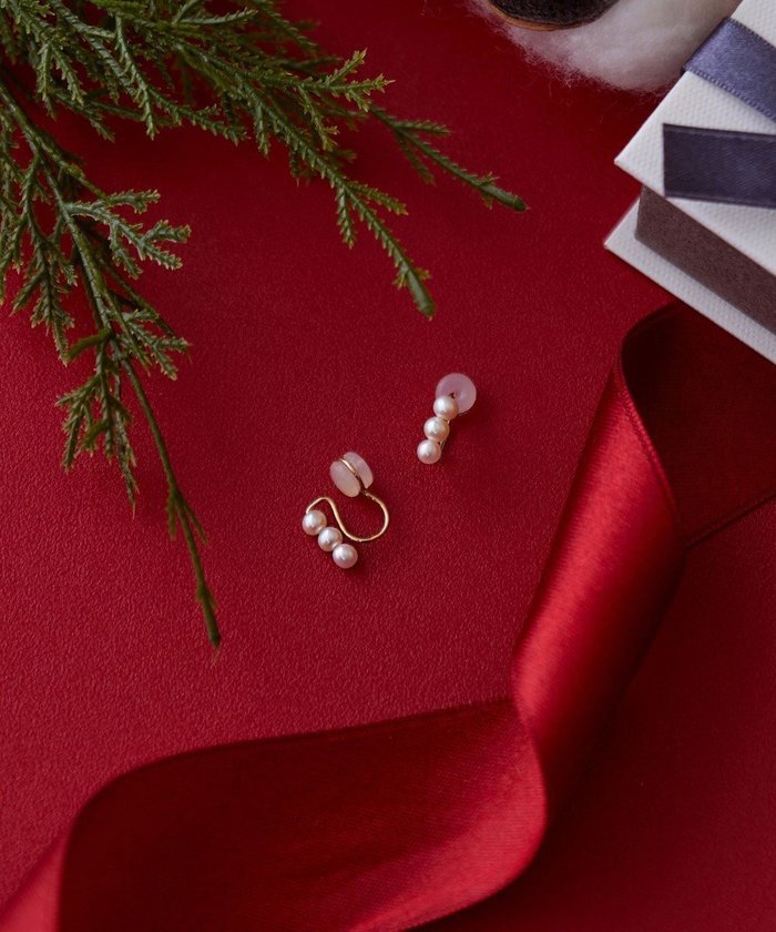 【フィービィー/phoebe】の【K10】ノーブルパールイヤリング インテリア・キッズ・メンズ・レディースファッション・服の通販 founy(ファニー) https://founy.com/ ファッション Fashion レディースファッション Fashion for Women ジュエリー Jewelry ファッションリング Fashion Rings イヤリング・フープ・ドロップタイプ Hoop, Drop & Clip Earrings アクセサリー Fashion Accessories イヤリング Earrings ジュエリー Jewelry, Accessories ジュエル Jewel, Gemstone ドレス Dress, One-Piece 人気 Popular, Best Seller パール Pearl, Pearl Accent フォーマル Formal, Dressy ボックス Boxy, Box Shape おすすめ Recommended / Our Picks エレガント 上品 Elegant セレモニー Ceremony 入学式 Entrance Ceremony 卒業式 Graduation Ceremony 結婚式 Wedding 披露宴 Wedding Reception |ID: prp329100004678407 ipo3291000000034887487