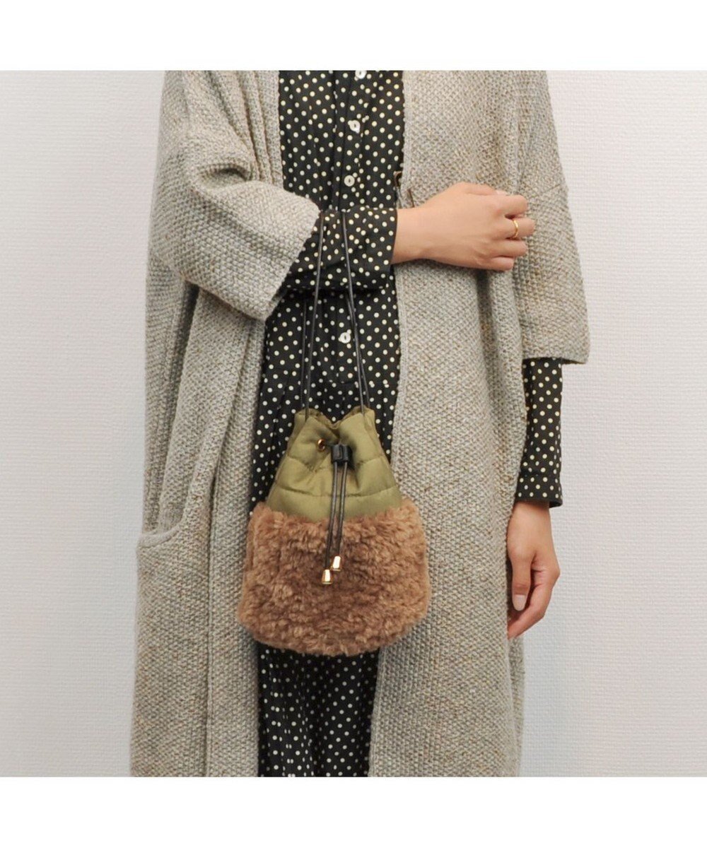 【アンビリオン/UNBILLION】のcachecache エコファー切り替えコンビドロストバッグ インテリア・キッズ・メンズ・レディースファッション・服の通販 founy(ファニー) 　ファッション　Fashion　レディースファッション　Fashion for Women　バッグ　Bags　カラフル　Colorful Design　キルティング　Quilted, Quilting　コンビ　Combo, Combination Style　巾着　Drawstring Bag, Kinchaku　財布　Wallet, Purse　トレンド　Trend, Trending Now　ハンド　Hand, Handmade　ポーチ　Pouch, Small Case　ミックス　Mix, Mixed Style　モチーフ　Motif, Design Theme　再入荷　Restock / Back in Stock　カーキ|ID: prp329100004678476 ipo3291000000034256337