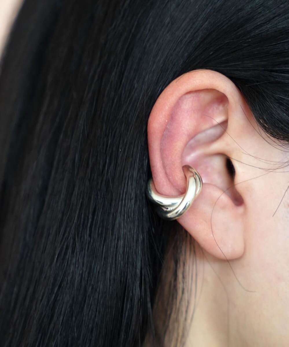 【ヨア/yoaa】のシルバー925 オーバーラップ イヤーカフ インテリア・キッズ・メンズ・レディースファッション・服の通販 founy(ファニー) ファッション Fashion レディースファッション Fashion for Women ジュエリー Jewelry ファッションリング Fashion Rings イヤリング・フープ・ドロップタイプ Hoop, Drop & Clip Earrings アクセサリー Fashion Accessories イヤリング Earrings イヤーカフ Ear Cuffs シルバー Silver, Metallic Silver なめらか Smooth, Silky Texture 人気 Popular, Best Seller 日本製 Made In Japan シルバー925|ID: prp329100004678547 ipo3291000000034256625