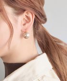【フィービィー/phoebe】のビッグパールフックピアス グレー ゴールド|ID: prp329100004678609 ipo3291000000033799575