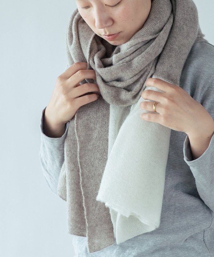 【アンドウール/AND WOOL】の〈上質な素材と手仕事から生まれた優しいニット〉カシミヤ100%の大判ストール(ツートンカラー) インテリア・キッズ・メンズ・レディースファッション・服の通販 founy(ファニー) https://founy.com/ ファッション Fashion レディースファッション Fashion for Women キャンバス Canvas, Canvas Fabric ショール Shawl, Wrap ストール Stole, Wrap 手編み Hand-Knitted, Handmade Knit ベーシック Basic, Essential A/W・秋冬 Autumn/Winter ギフト プレゼント Gift / Present |ID: prp329100004678692 ipo3291000000033799942