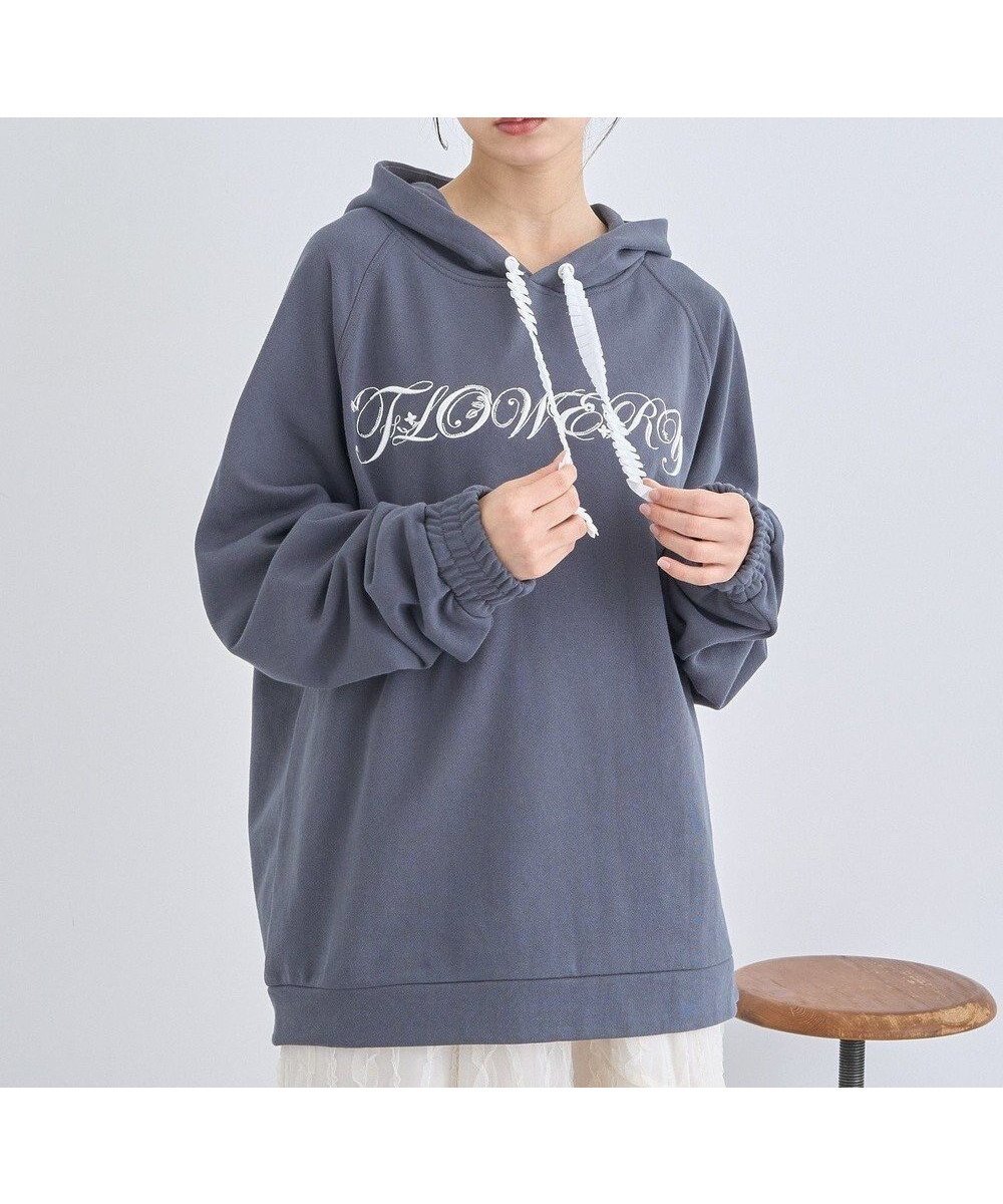 【アースミュージックアンドエコロジー/earth music&ecology】のFloweryパーカー インテリア・キッズ・メンズ・レディースファッション・服の通販 founy(ファニー) 　ファッション　Fashion　レディースファッション　Fashion for Women　トップス・カットソー　Cut & Sew Tops　レディースパーカー・カジュアルフーディー　Casual Hoodies & Sweatshirts　おすすめ　Recommended / Our Picks　パーカー　Hoodie, Parka　フェミニン　Feminine, Girly　フリル　Frill, Ruffle　フロント　Front, Front Design　ポケット　Pocket, Pocket Detail　夏　Summer　春　Spring　S/S・春夏　SS, Spring/Summer, Warm Season　Charcoal Gray|ID: prp329100004679061 ipo3291000000033801947