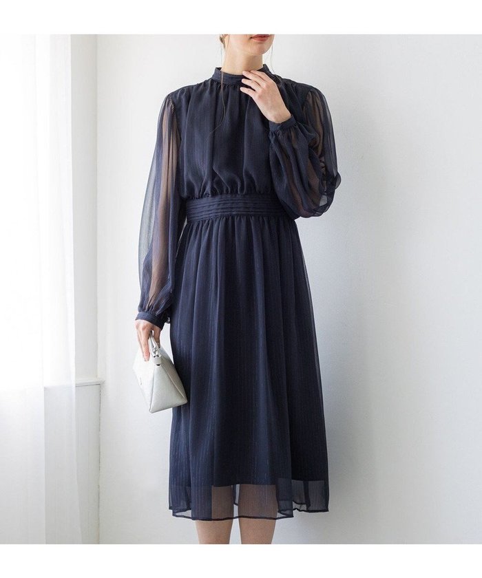 【23区/NIJYUSANKU】の【APPLAUDIR】クレープシフォン ドレス インテリア・キッズ・メンズ・レディースファッション・服の通販 founy(ファニー) https://founy.com/ ファッション Fashion レディースファッション Fashion for Women ワンピース Dresses フォーマル・パーティードレス・結婚式用ドレス Elegant & Casual Dresses 2025年 2025 2025春夏・S/S Spring/Summer 2025 SS25 エレガント 上品 Elegant シフォン Chiffon, Lightweight Fabric シルク Silk, 100% Silk シルバー Silver, Metallic Silver ストライプ Stripe, Striped Pattern ドレス Dress, One-Piece パーティ Party, Party Style 夏 Summer 春 Spring S/S・春夏 SS, Spring/Summer, Warm Season 結婚式 Wedding |ID: prp329100004679157 ipo3291000000033802442
