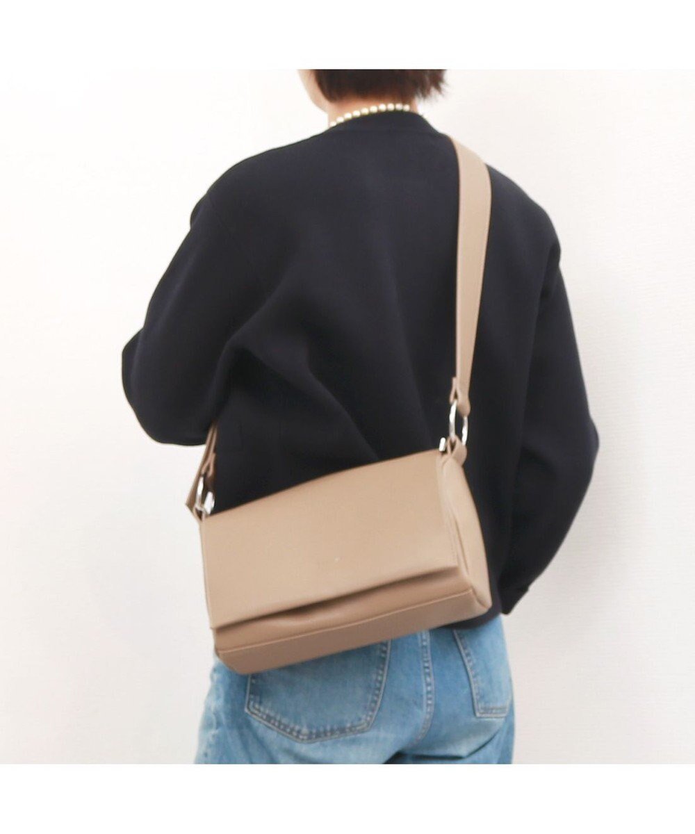 【アンビリオン/UNBILLION】のカシュカシュ cachecache / WEB限定フラップベルトショルダーバッグ 人気、トレンドファッション・服の通販 founy(ファニー) 　ファッション　Fashion　レディースファッション　Fashion for Women　バッグ　Bags　ベルト&ウエストマーク　Belts & Waist Accessories　カラフル　Colorful Design　クール　Cool, Chic　ショルダー　Shoulder, Shoulder Strap　シンプル　Simple, Minimal　財布　Wallet, Purse　ハンド　Hand, Handmade　フラップ　Flap, Flap Pocket　ポケット　Pocket, Pocket Detail　マグネット　Magnet, Magnetic Closure　ミックス　Mix, Mixed Style　モチーフ　Motif, Design Theme　再入荷　Restock / Back in Stock　 other-1|ID: prp329100004679191 ipo3291000000033802574