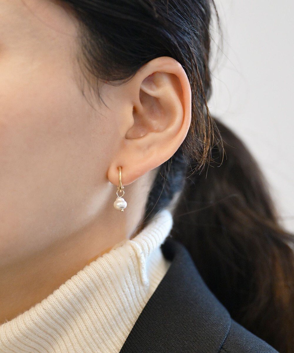 【ピッシェアンス/Pisceans】の2wayドロップパールフープイヤリング 人気、トレンドファッション・服の通販 founy(ファニー) 　ファッション　Fashion　レディースファッション　Fashion for Women　ジュエリー　Jewelry　ファッションリング　Fashion Rings　イヤリング・フープ・ドロップタイプ　Hoop, Drop & Clip Earrings　アクセサリー　Fashion Accessories　イヤリング　Earrings　オケージョン　Occasion Wear　シンプル　Simple, Minimal　パール　Pearl, Pearl Accent　フォルム　Silhouette, Form　フープ　Hoop, Hoop Earrings　セレモニー　Ceremony　ギフト プレゼント　Gift / Present　入学式　Entrance Ceremony　卒業式　Graduation Ceremony　結婚式　Wedding　披露宴　Wedding Reception　 other-1|ID: prp329100004679245 ipo3291000000034959285