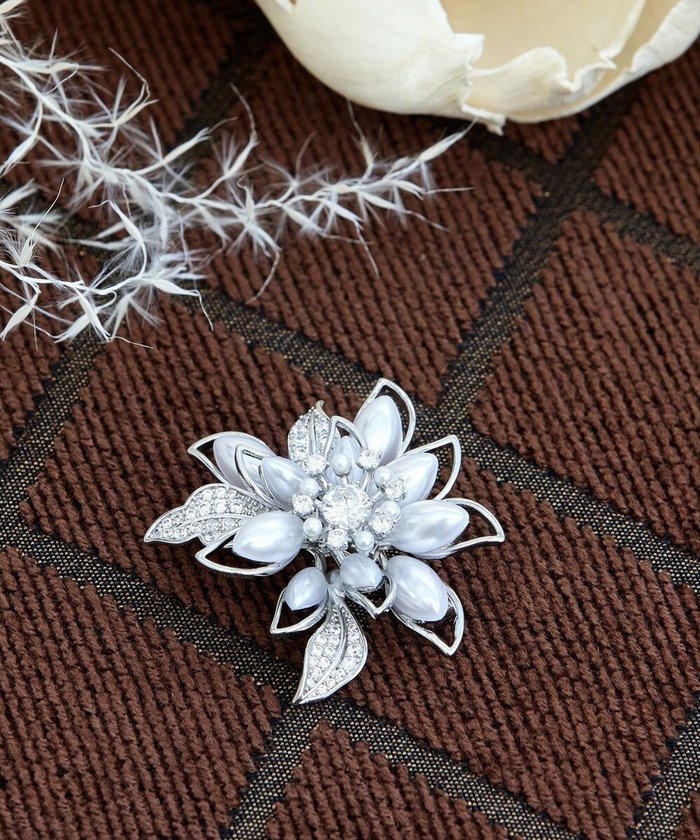 【ティアクラッセ/Tiaclasse】のフラワーコサージュブローチ インテリア・キッズ・メンズ・レディースファッション・服の通販 founy(ファニー) https://founy.com/ ファッション Fashion レディースファッション Fashion for Women おすすめ Recommended / Our Picks アクセサリー Fashion Accessories オケージョン Occasion Wear シューズ Shoes, Footwear ストーン Stone, Gem-Like パール Pearl, Pearl Accent フラワー Flower, Floral ブローチ Brooch, Pin Brooch エレガント 上品 Elegant 入学式 Entrance Ceremony 再入荷 Restock / Back in Stock 冬 Winter / This Winter 夏 Summer 新作・新入荷 New Arrivals / New In 春 Spring 秋 Autumn 結婚式 Wedding |ID: prp329100004679293 ipo3291000000035847685