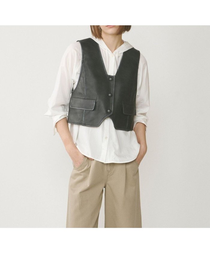 【グレース コンチネンタル/GRACE CONTINENTAL】のレザーショートジレジャケット インテリア・キッズ・メンズ・レディースファッション・服の通販 founy(ファニー) https://founy.com/ ファッション Fashion レディースファッション Fashion for Women アウター Coat / Outerwear Collection レディースジャケット・軽アウター Jackets ノーカラージャケット / シンプル上品コーデ Collarless Jackets コンパクト Compact, Small Size ショート Short, Short Length ジャケット Jacket, Outerwear スクエア Square, Square Shape トレンド Trend, Trending Now 夏 Summer 春 Spring S/S・春夏 SS, Spring/Summer, Warm Season |ID: prp329100004679328 ipo3291000000033803099