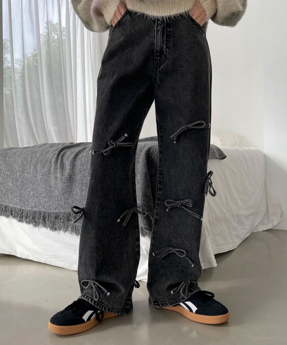 【ウィゴー/WEGO】のリボンストレートデニムパンツ インテリア・キッズ・メンズ・レディースファッション・服の通販 founy(ファニー) 　ファッション　Fashion　レディースファッション　Fashion for Women　パンツ　Pants & Trousers　デニムパンツ・ジーンズ・美脚デニム　Denim Jeans & Pants　おすすめ　Recommended / Our Picks　シンプル　Simple, Minimal　ジーンズ　Jeans, Denim Pants　ストレート　Straight, Straight Cut　スマホ　Smartphone, Mobile Device　チュール　Tulip, Tulip Motif　デニム　Denim, Jeans Material　フリル　Frill, Ruffle　リボン　Ribbon, Bow　ワイド　Wide, Wide Fit　冬　Winter / This Winter　夏　Summer　春　Spring　S/S・春夏　SS, Spring/Summer, Warm Season　秋　Autumn　ブラックその他|ID: prp329100004679583 ipo3291000000033803956