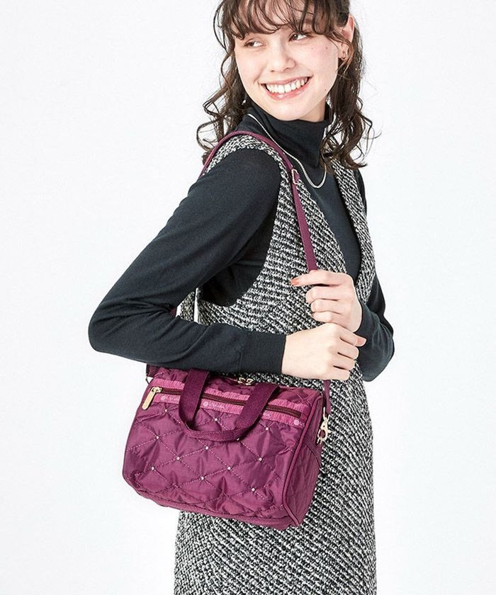 【レスポートサック/LeSportsac】のEVERYDAY SM SATCHEL/ワインキルトスタッズ インテリア・キッズ・メンズ・レディースファッション・服の通販 founy(ファニー) https://founy.com/ ファッション Fashion レディースファッション Fashion for Women アウトドア Outdoor Clothing キルティング Quilted, Quilting コンパクト Compact, Small Size スタッズ Studs, Metal Accents 財布 Wallet, Purse トラベル Travel, Travel Gear プリント Print, Printed Pattern ボストン Boston ボストンバッグ Boston Bag, Retro Bag ポケット Pocket, Pocket Detail ポシェット Pochette, Mini Bag メタリック Metallic, Shiny Finish おすすめ Recommended / Our Picks 旅行 Travel |ID: prp329100004679941 ipo3291000000033805258