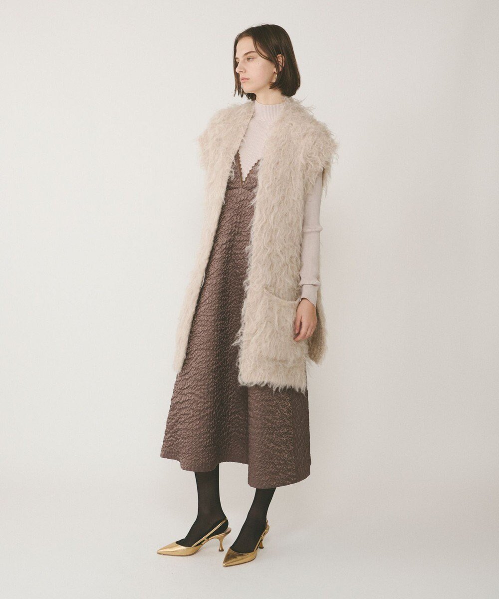【グレース コンチネンタル/GRACE CONTINENTAL】の起毛ニットベスト インテリア・キッズ・メンズ・レディースファッション・服の通販 founy(ファニー) 　ファッション　Fashion　レディースファッション　Fashion for Women　アウター　Coat / Outerwear Collection　トップス・カットソー　Cut & Sew Tops　ニット　Knit Tops & Sweaters　ベスト&ジレ / 重ね着スタイル　Vests & Gilets　スマート　Smart, Elegant　スリット　Slit, Slit Detail　トレンド　Trend, Trending Now　バランス　Balance, Style Balance　ベスト　Vest, Waistcoat　ポケット　Pocket, Pocket Detail　ラグジュアリー　Luxury, Elegant　A/W・秋冬　Autumn/Winter　ベージュ|ID: prp329100004680060 ipo3291000000033805668